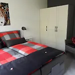 Krekel In Ruhiger Lage Inklusiv Waeschepaket, Wlan, Parkplatz דירה *