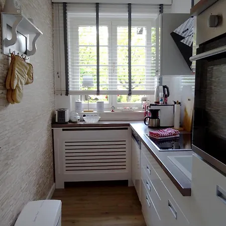 Krekel In Ruhiger Lage, Komplett Renoviert Und Neu Eingerichtet Apartment